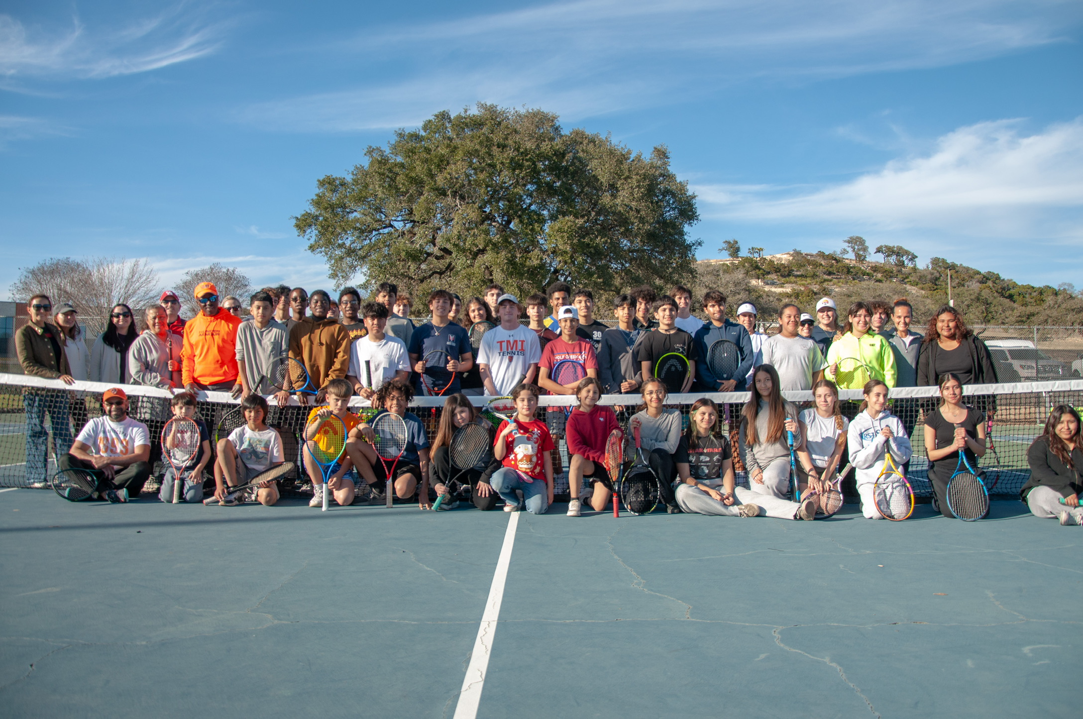 Tennis4All group photo on court